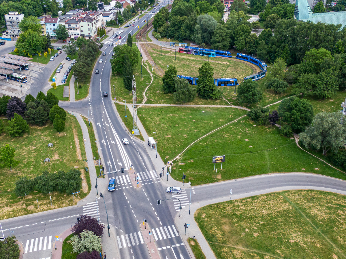 Startuje budowa linii do Mistrzejowic. Co wiemy o ograniczeniach?